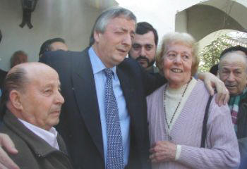 Néstor Kirchner junto a los progenitores del Intendente Municipal.
